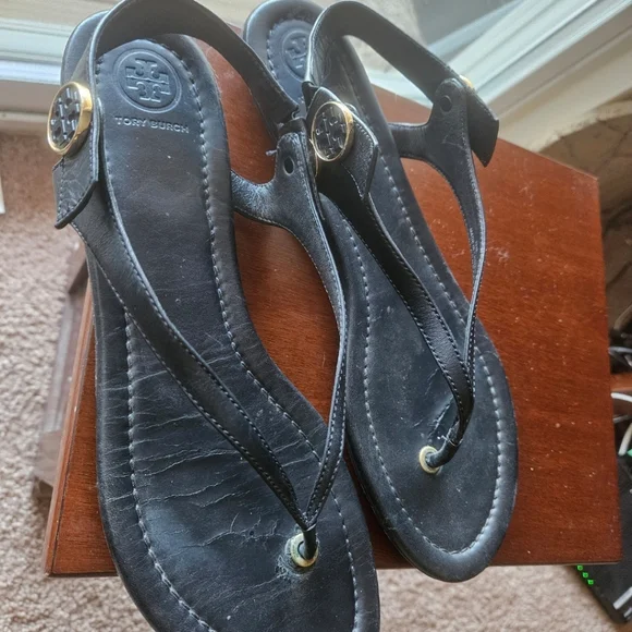 Tory Burch sandals. - Picture 4 of 6